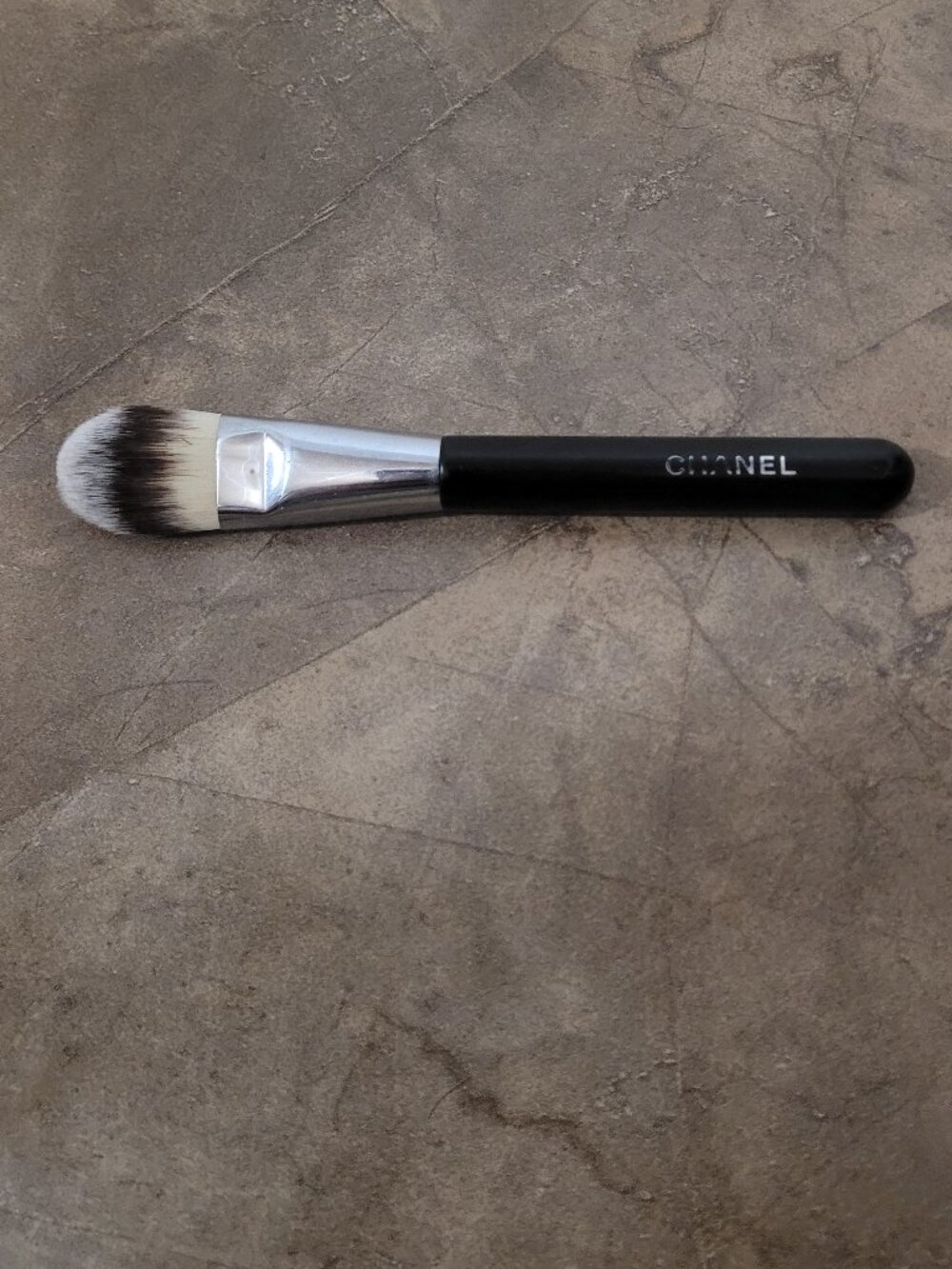 Chanel #6 Foundation Makeup Brush - Picture 4 of 7